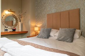 Shurland Hotel