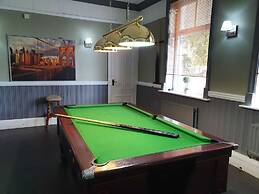 Shurland Hotel