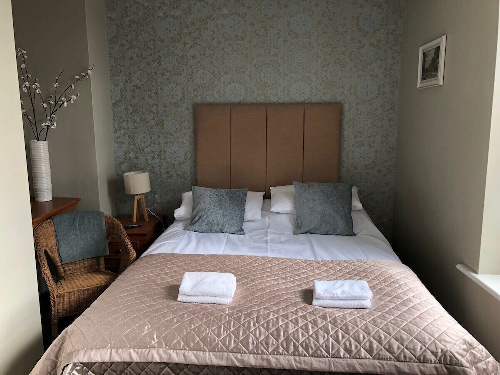 Shurland Hotel