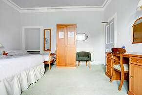 OYO Kirkconnel Hall Hotel