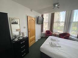 OYO Kirkconnel Hall Hotel