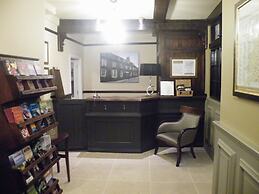 Saracens Head Towcester by Greene King Inns