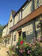 Bell House Hotel & Restaurant