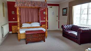 Bell House Hotel & Restaurant