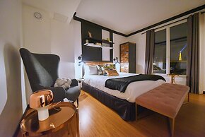 Madrigal hotel