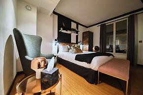 Madrigal hotel