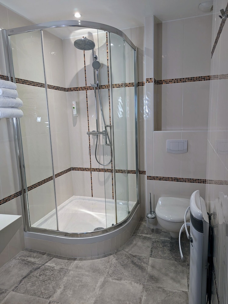 HOTEL ARVERNA VICHY - ClT'HOTEL