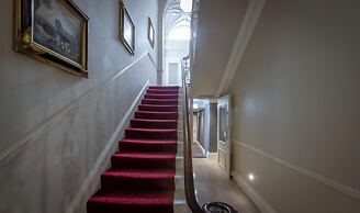 Albany House