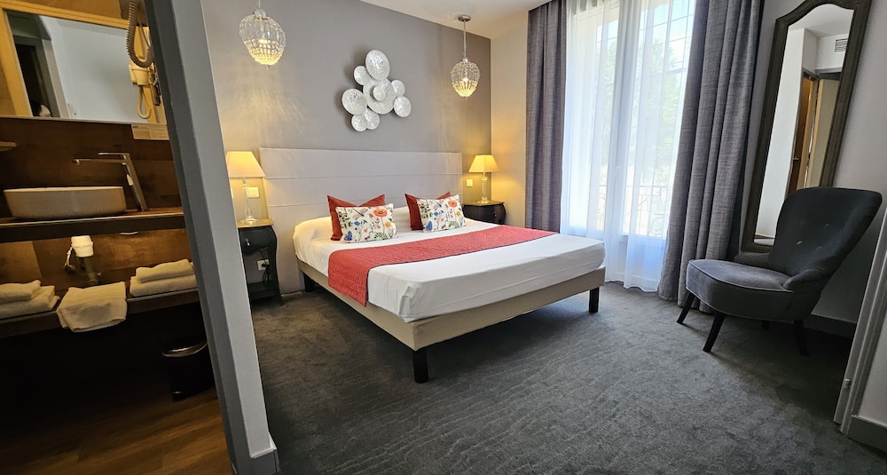 Brit Hotel Acacias