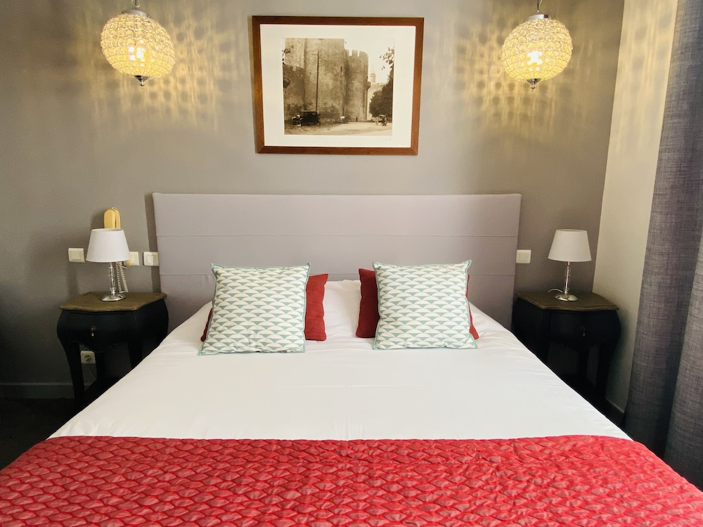 Brit Hotel Acacias