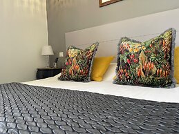 Brit Hotel Acacias