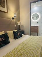 Brit Hotel Acacias