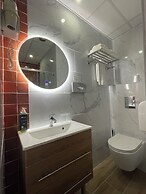 Brit Hotel Acacias