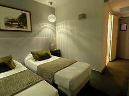Brit Hotel Acacias