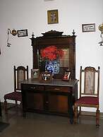Hostal Colón