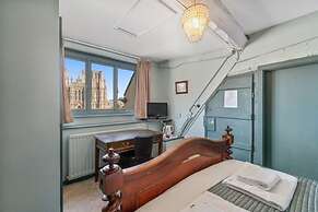 The Ancient Gatehouse Hotel