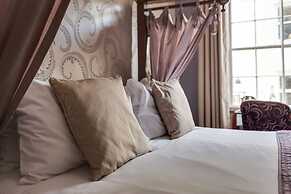 The Ancient Gatehouse Hotel