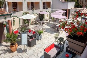 Logis Hotel Restaurant Les II Mas