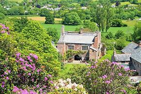 Bickleigh Castle Hotel