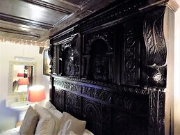 Bickleigh Castle Hotel