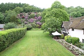Bickleigh Castle Hotel