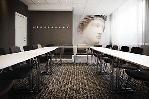 Corner Hotel