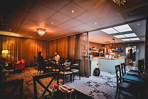 Corner Hotel