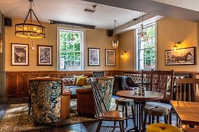 Greyhound Hotel
