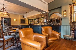 Greyhound Hotel