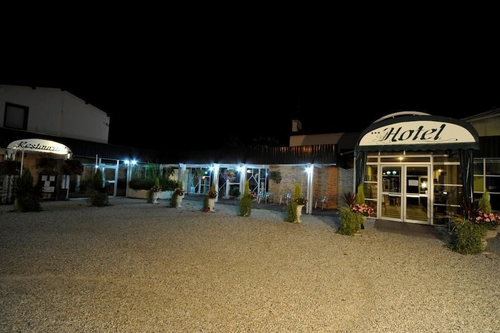 Hôtel Le Pont Bernet