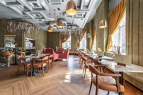 Sir Thomas Hotel