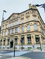 Sir Thomas Hotel