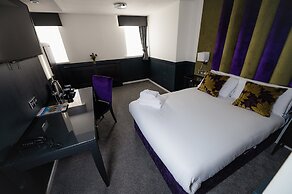 Sir Thomas Hotel