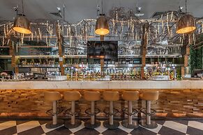 Sir Thomas Hotel