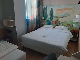 Brit Hotel Codalysa Marne la Vallée - Torcy