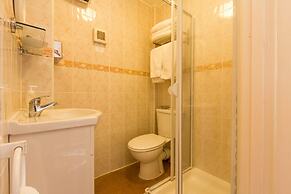 Hubert House Guesthouse