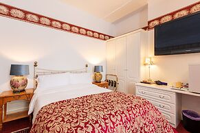 Hubert House Guesthouse