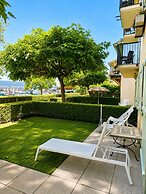 La Riviera Victoria