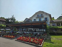 La Riviera Victoria
