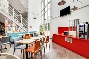 hotelF1 Bourges Le Subdray