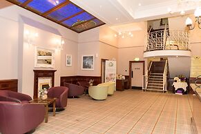 Marine Court Hotel