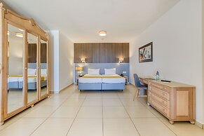 Solana Hotel & Spa