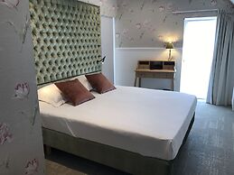 Golden Tree Hotel
