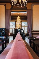 Golden Tree Hotel