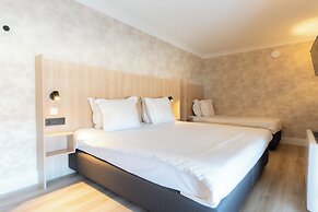 Golden Tree Hotel
