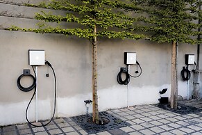 Golden Tree Hotel