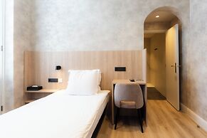 Golden Tree Hotel