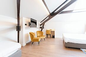 Golden Tree Hotel