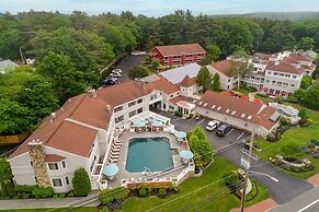 The Meadowmere Resort