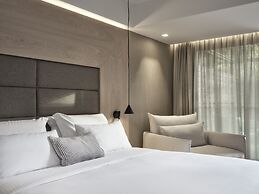 Sea View Cityscape Hotel